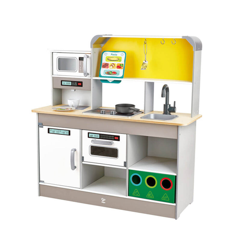 Deluxe Kitchen with Fun Fan Stove